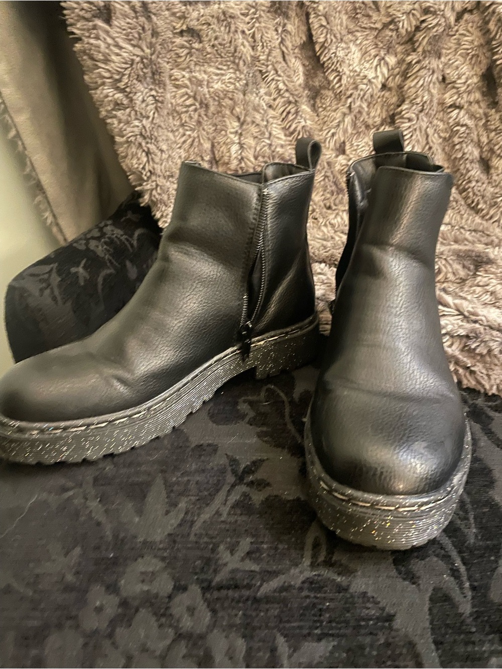 Sincerly Jules Black Kids Platform Chelsea Boots with Glitter Accents